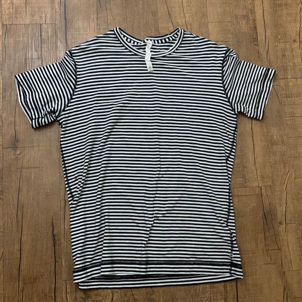 Lululemon striped basic T-Shirt Sz. XL